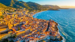 Talasi izbacili vreće pune novca na plažu - kupači u neverici gledali kako more donosi skoro 700.000 evra