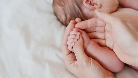 Život joj se promenio iz korena: Čovek skoro 40 godina tragao za dadiljom iz detinjstva, kad je konačno našao usledilo nešto neočekivano