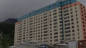 Mesto kao iz filma naučne fantastike: Skoro ceo grad živi u jednoj zgradi, a mnogi mesecima ne izlaze napolje!