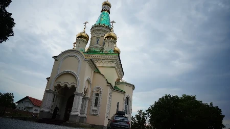 Banstol danas u znaku sećanja: Mitropolit Vasilije služio Svetu liturgiju, održan i parastos žrtvama zločinačke akcije „Oluja“