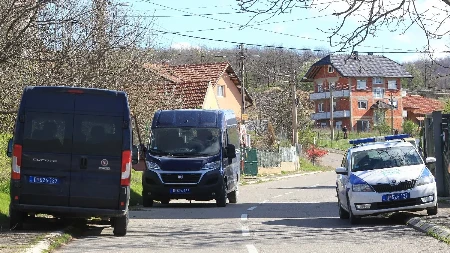 Porodična drama u Novom Pazaru: Sin nasrnuo na oca nožem!