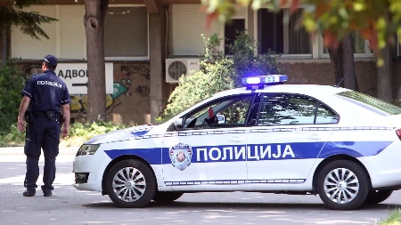 Stravično vršnjačko nasilje na Novom Beogradu: Devojka i tinejdžerka brutalno pretukle maloletnicu pa joj isekle kosu!
