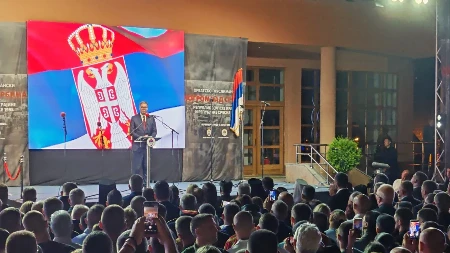 Istorijski govor predsednika Vučića u Mrkonjić Gradu: Srbija je moćna i zaštitiće sve Srbe, nikada više neće moći da se desi neka nova"Oluja"!