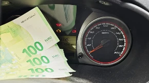 Ako vam se upali ova lampica, odmah zaustavite auto: Još jedan kilometar može skupo da vas košta