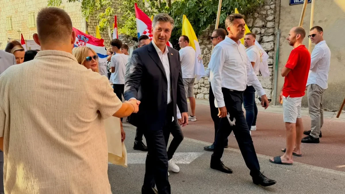 Ustaški dernek u Kninu! Plenković u delirijumu, slavi klanje i mučenje srpskog naroda!