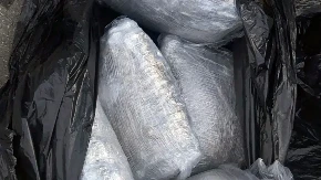 U kamionu pronađeno 30 kilograma marihuane i 15 kilograma kokaina! Uhapšene tri osobe