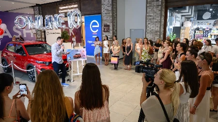 Deset godina poverenja i staza ka Olimpijskim igrama: Lilly Drogerie proslavile 10. online rođendan, uručile automobil Citroën C3 i najavile saradnju sa šampionkom Andreom Bokan 