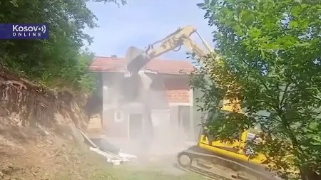 Novi bezobrazluk Prištine: Srbima na Gazivodama srušili kuće, pa im poslali i račun!