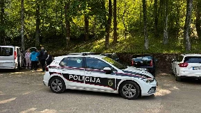 Pronađen blindirani "audi" koji je navodno korišćen u sačekuši: Ždrale i dalje u bekstvu