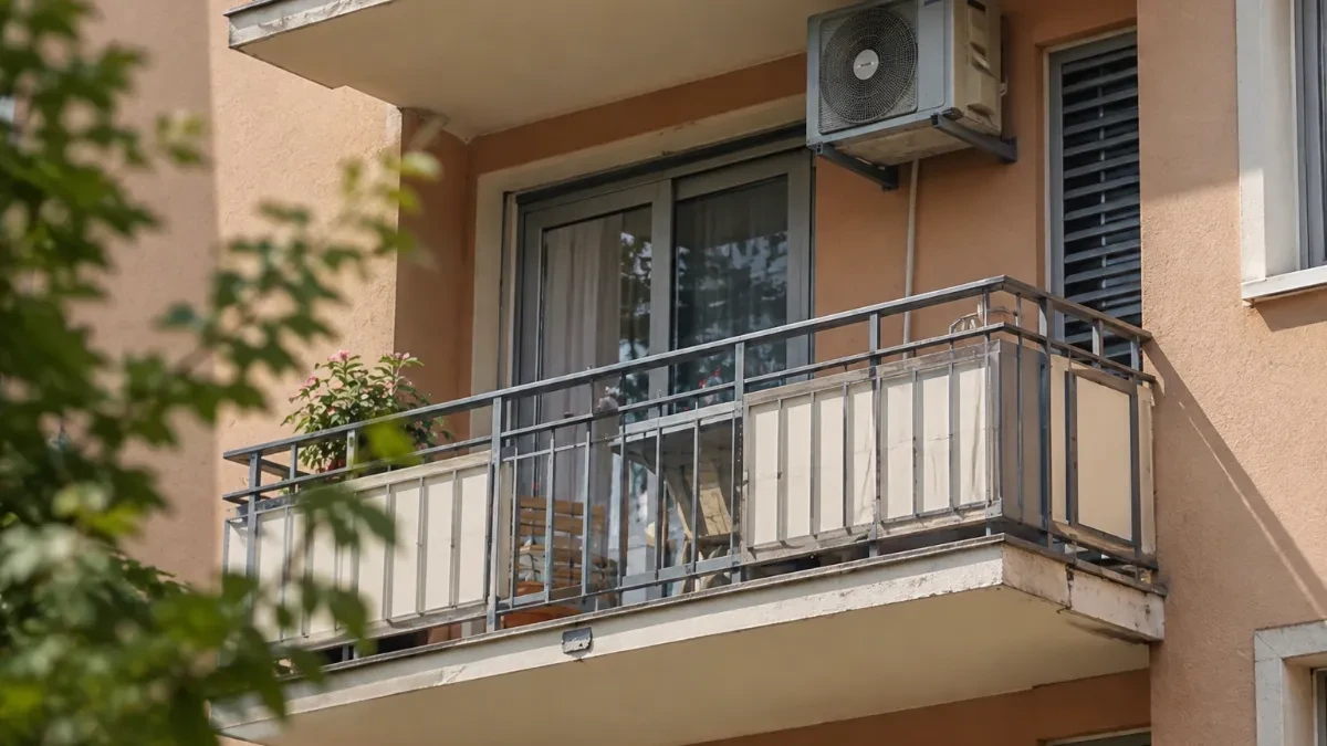 Novi komšija digao celu zgradu na noge: Ono što je pokušao da postavi na balkon mnoge je ozbiljno uznemirilo