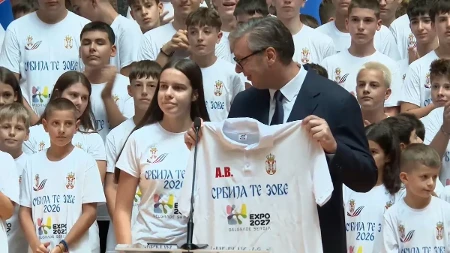 Predsednik Vučić sa učesnicima kampa "Srbija te zove 2026": Vi ste dokaz da naša zemlja ima svetlu budućnost (VIDEO)