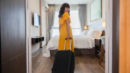 Prva stvar koju svaki pametni čovek uradi čim uđe u hotelsku sobu: Tako se čuva i zdravlje i novac!