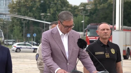 "Vaša hrabrost otvorila je vrata za sve naše ljude u Španiji" Vučić se zahvalio srpskim vatrogascima 
