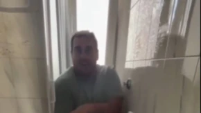 "Samo da smo blizu mora": Ušli u apartman u Grčkoj, a kad su videli kupatilo, shvatili su šta su zapravo rezervisali