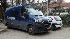 Starija žena istukla serijskog razbojnika (19) i izbacila ga iz zgrade: Kako je pao serijski lopov iz Novog Sada (VIDEO)