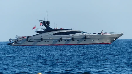 Milionske grdosije se usidrile kod Dubrovnika - jedna pripada bivšem šefu Gugla 
