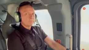 Direktor policije iz vazduha koordiniše borbu u Deliblatskoj peščari: Situacija sve kritičnija! (VIDEO)