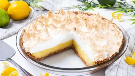 Najlakši letnji desert bez rerne - beli ledeni kolač koji osvaja na prvi zalogaj