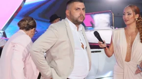 "Slao mi je gole slike": Šok uključenje uživo u emisiji, Asmin prebledeo zbog njenih reči 