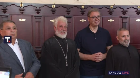 Predsednik Srbije u Staroj Pazovi! Ogroman broj građana dočekao Vučića: Napravio je velike stvari, Srbiju uvažavaju u svetu