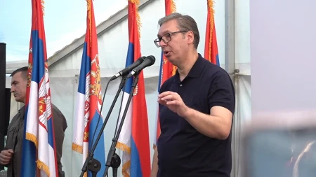 Ne možemo da se igramo sudbinom zemlje i dece! Vučić: Mi hoćemo samo rad, napredak zemlje, ekonomiju da guramo