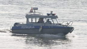 Drama na Dunavu kod Bele stene: Muškarac nestao u reci, skočio sa čamca da se osveži pa mu se izgubio svaki trag