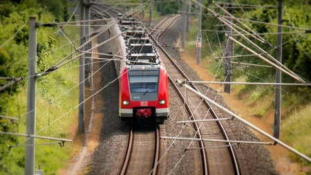 Horor u Zemunu: Muškarca usmrtio voz dok je pretrčavao kolosek