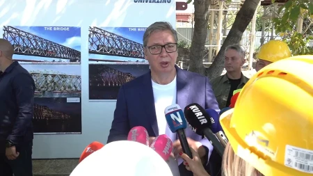 Predsednik Aleksandar Vučić obišao radovaena rekonstrukciji i prenameni Starog železničkog mosta: Kad bi blokaderi pobedili, Srbiju bi čekalo beznađe, čemer i jad