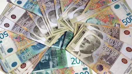 Penzionerima dve isplate u septembru! Od sutra penzije, a onda stiže i dodatni novac - proverite koliko dobijate