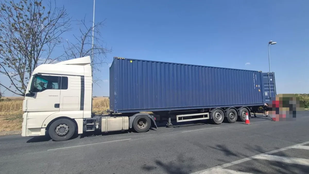 U kamionu krio 37.500 paklica cigareta! Policija pronašla tajni bunker vredan 8,8 miliona dinara