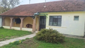 Kuća od 80 kvadrata za 40.000 evra: Useljiva je odmah, ima veliku terasu i pomoćne objekte