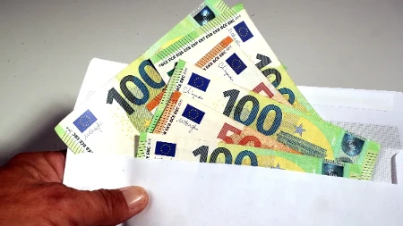 Promenio se kurs: Evo šta se dešava sa evrom i dolarom