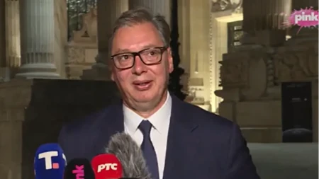 Važno obraćanje Vučića iz Pariza: Predsednik govori posle večere kod Makrona