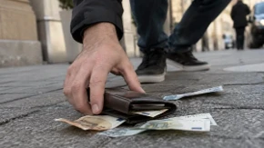 Našli ste novac na ulici? Dobro razmislite pre nego što ga stavite u džep