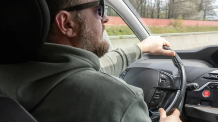 Da li je ovo realno? Slep muškarac se napio, ukrao kola, pa vozio 240 km - policajcima je objasnio kako 