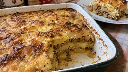 Pravi se brže od klasične, a ukus je čak i bolji: Lenja musaka je pravi izbor za ručak za domaćice koje nemaju vremena