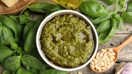 Napravite pesto za 5 minuta: Neuporedivo bolji od kupovnog, a i jeftiniji