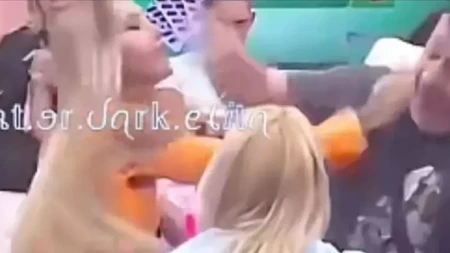 Momentalno prekinut program na Pinku! Aneli zarila nokte Marinkoviću u vrat, obezbeđenje odmah uletelo!