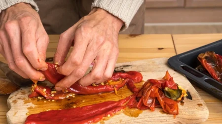 Bakin trik za ljute papričice – ovako se ljutina skida sa ruku