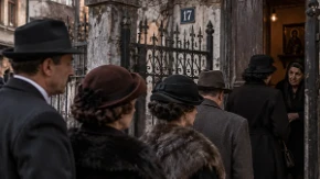 Cela beogradska elita čekala je pred njenom udžericom: Nepismena Ofelija uzimala bogatstvo da "pročita sudbinu", a onda je stigla policija