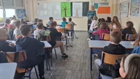 Izuzeli Poljake, ali Ruse udaraju bez milosti! Baltik sprovodi nasilnu integraciju đaka!