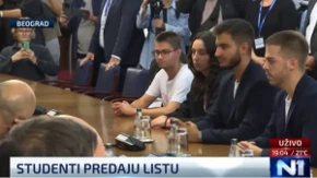Hoće li i ovaj amaterizam podmetnuti Vučiću?! Pogledajte kakvu su bruku blokaderi "nobelovci" napravili na predaji liste (VIDEO)