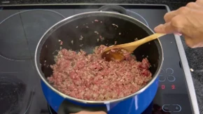 Ćufte i punjene paprike će biti sočnije nego ikad: Dodajte ovaj sastojak u mleveno meso i uživajte u punom ukusu