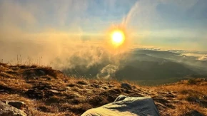 Noć na najmisterioznijoj planini Srbije - popeli smo se na Rtanj i dočekali svitanje na 1.565 metara (FOTO)