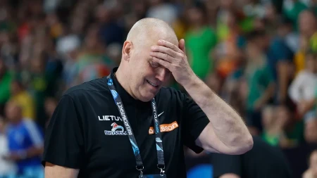 Legenda rekla zbogom: Protivnik Srbije u borbi za Svetsko prvenstvo ostao bez selektora! 