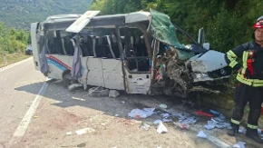 Posle tragedije kod Kotora vozač minibusa pušten iz pritvora: Poginula Nišlijka (21), još 16 putnika povređeno