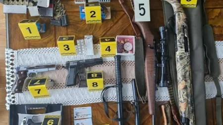 Arsenal na severu Crne Gore: Zaplenjeno 11 komada oružja, 430 metaka i Porsche Macan