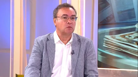 Smeta mu što se narod krsti pored crkve?! Jovo Bakić: „Ljudi se krste po autobusima i tramvajima“