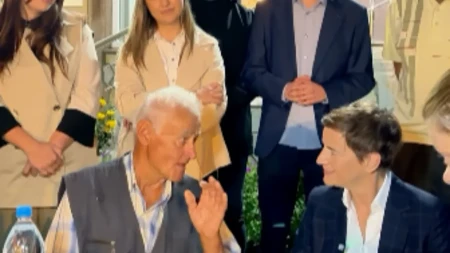 „Zaključak je samo jedan!“ Brnabić se oglasila iz sela kraj Čačka i poslala jasnu poruku: „Aleksandar Vučić – Ujedinjena Srbija!“