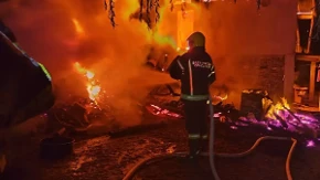 Požar buknuo u staračkom domu: Dve osobe teško povređene, jedna na respiratoru